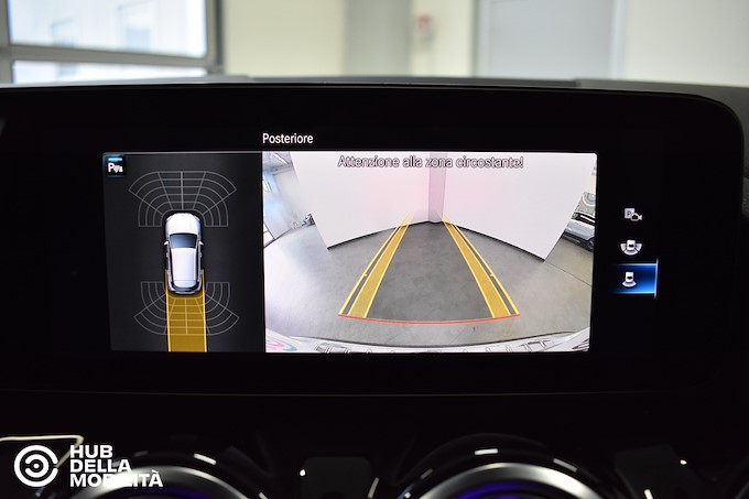 MERCEDES-BENZ GLA 200 d Automatic Premium